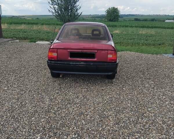 Красный Опель Вектра, объемом двигателя 1.6 л и пробегом 429 тыс. км за 2000 $, фото 1 на Automoto.ua