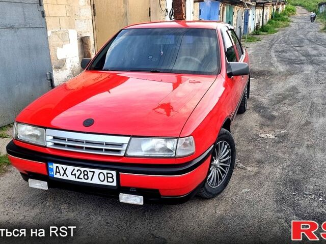 Красный Опель Вектра, объемом двигателя 1.6 л и пробегом 241 тыс. км за 2600 $, фото 1 на Automoto.ua