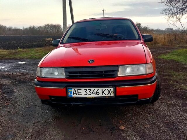 Красный Опель Вектра, объемом двигателя 1.8 л и пробегом 270 тыс. км за 1200 $, фото 1 на Automoto.ua
