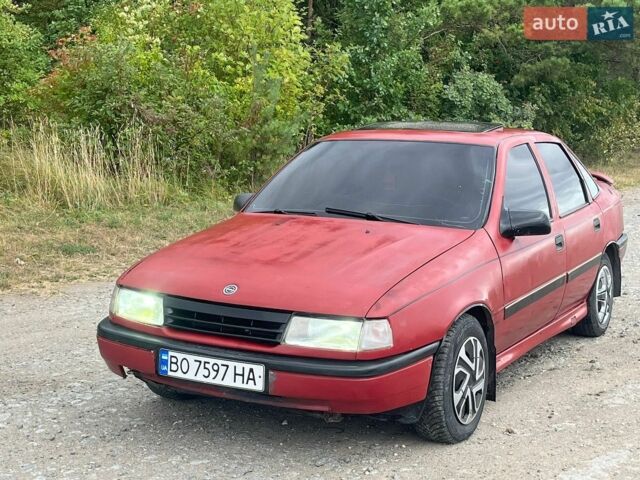 Красный Опель Вектра, объемом двигателя 1.8 л и пробегом 300 тыс. км за 1000 $, фото 1 на Automoto.ua