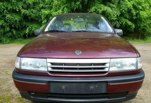 Червоний Опель Вектра, об'ємом двигуна 1.6 л та пробігом 100 тис. км за 500 $, фото 1 на Automoto.ua