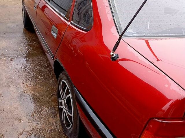 Красный Опель Вектра, объемом двигателя 1.8 л и пробегом 200 тыс. км за 1650 $, фото 1 на Automoto.ua