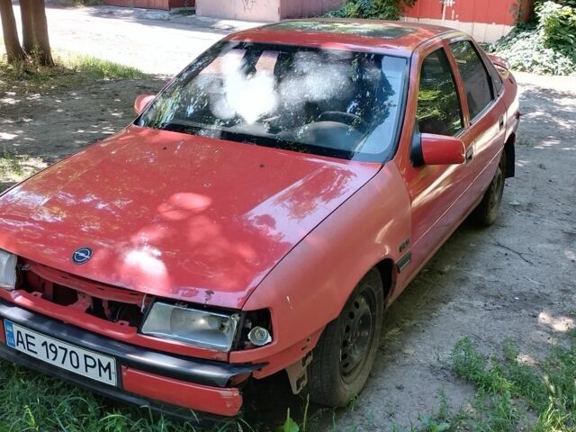 Красный Опель Вектра, объемом двигателя 1.6 л и пробегом 100 тыс. км за 800 $, фото 1 на Automoto.ua