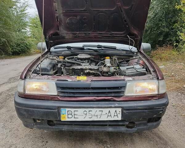 Красный Опель Вектра, объемом двигателя 1.8 л и пробегом 208 тыс. км за 1002 $, фото 1 на Automoto.ua