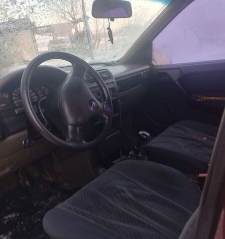 Червоний Опель Вектра, об'ємом двигуна 1.4 л та пробігом 400 тис. км за 850 $, фото 1 на Automoto.ua