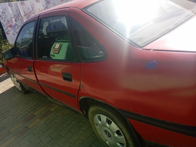 Красный Опель Вектра, объемом двигателя 1.6 л и пробегом 330 тыс. км за 1400 $, фото 1 на Automoto.ua