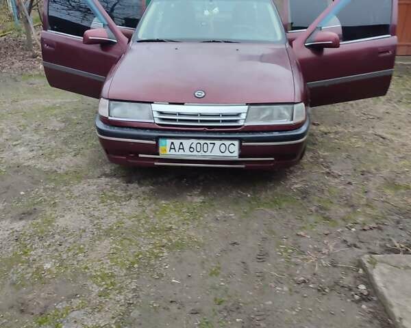 Красный Опель Вектра, объемом двигателя 1.8 л и пробегом 500 тыс. км за 1300 $, фото 1 на Automoto.ua