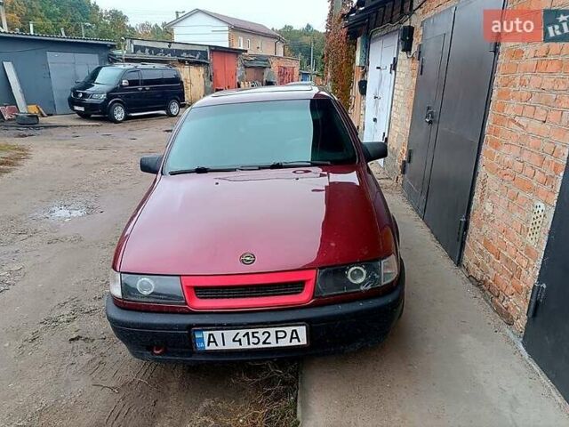 Красный Опель Вектра, объемом двигателя 1.6 л и пробегом 530 тыс. км за 2000 $, фото 1 на Automoto.ua
