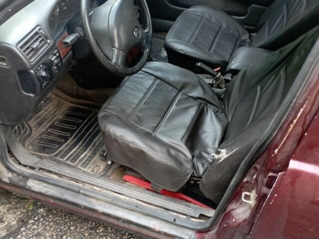 Красный Опель Вектра, объемом двигателя 2 л и пробегом 1 тыс. км за 1158 $, фото 1 на Automoto.ua