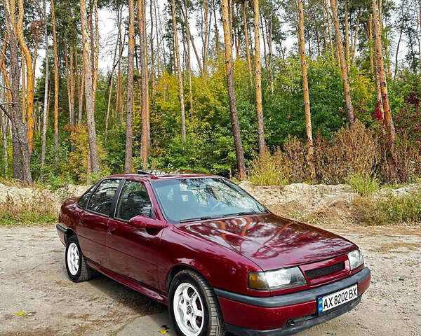 Красный Опель Вектра, объемом двигателя 1.8 л и пробегом 100 тыс. км за 3100 $, фото 1 на Automoto.ua