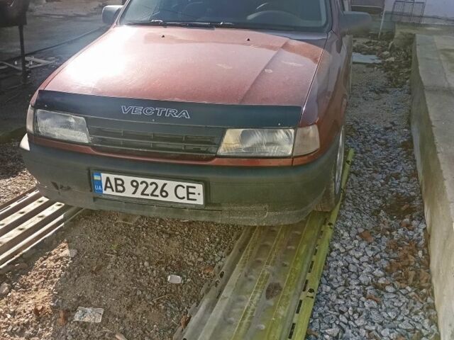 Красный Опель Вектра, объемом двигателя 1.8 л и пробегом 323 тыс. км за 1200 $, фото 1 на Automoto.ua
