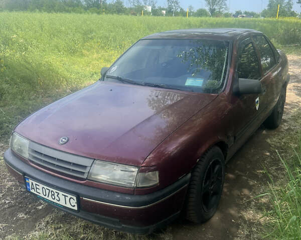 Красный Опель Вектра, объемом двигателя 1.8 л и пробегом 314 тыс. км за 2850 $, фото 1 на Automoto.ua