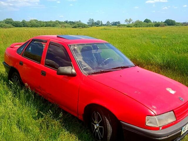 Красный Опель Вектра, объемом двигателя 1.8 л и пробегом 333 тыс. км за 1250 $, фото 1 на Automoto.ua