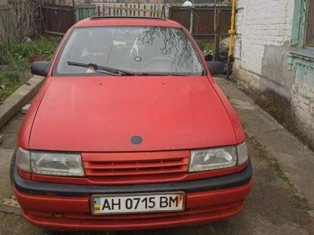 Червоний Опель Вектра, об'ємом двигуна 2 л та пробігом 10 тис. км за 806 $, фото 1 на Automoto.ua