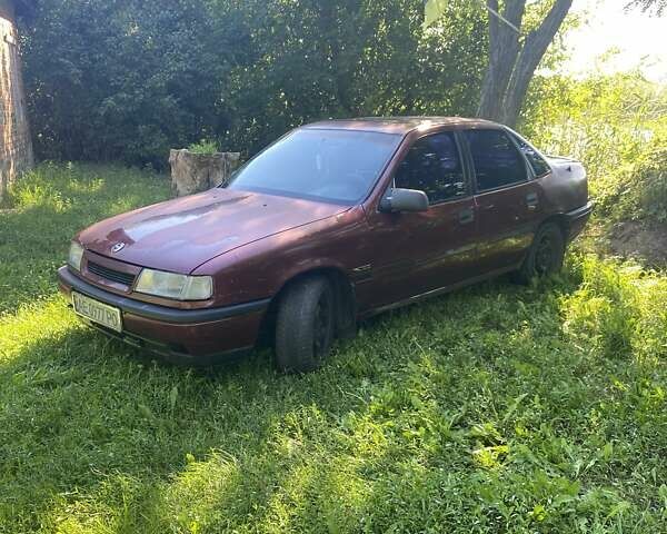 Червоний Опель Вектра, об'ємом двигуна 2 л та пробігом 530 тис. км за 1930 $, фото 1 на Automoto.ua