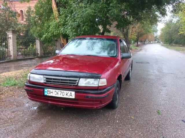 Красный Опель Вектра, объемом двигателя 1.6 л и пробегом 354 тыс. км за 850 $, фото 1 на Automoto.ua