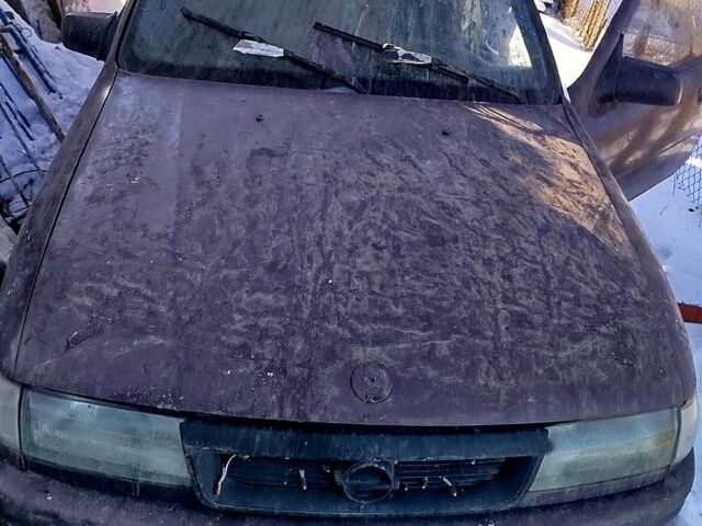 Красный Опель Вектра, объемом двигателя 2 л и пробегом 200 тыс. км за 700 $, фото 1 на Automoto.ua