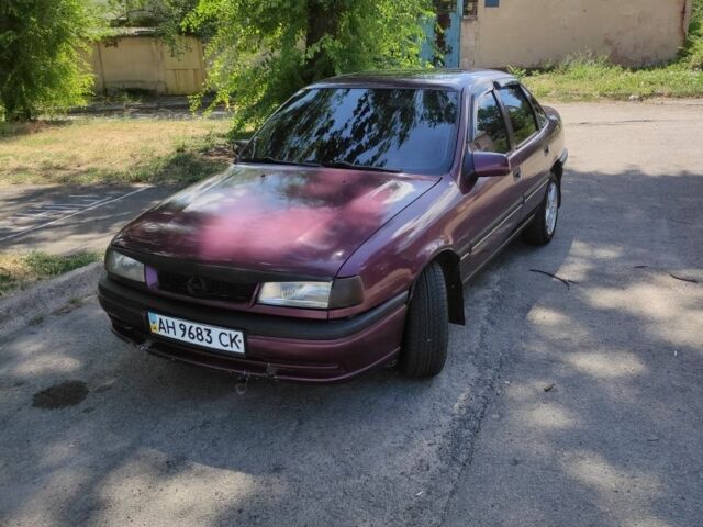 Червоний Опель Вектра, об'ємом двигуна 2.5 л та пробігом 300 тис. км за 1500 $, фото 1 на Automoto.ua