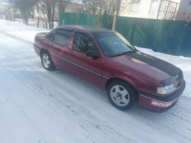 Красный Опель Вектра, объемом двигателя 1.8 л и пробегом 250 тыс. км за 1500 $, фото 1 на Automoto.ua