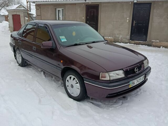 Красный Опель Вектра, объемом двигателя 1.6 л и пробегом 203 тыс. км за 2000 $, фото 1 на Automoto.ua