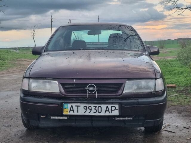 Червоний Опель Вектра, об'ємом двигуна 1.6 л та пробігом 127 тис. км за 950 $, фото 1 на Automoto.ua