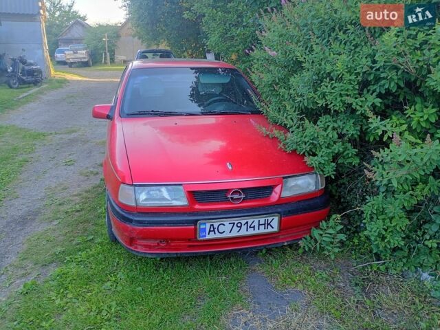 Красный Опель Вектра, объемом двигателя 1.6 л и пробегом 300 тыс. км за 900 $, фото 1 на Automoto.ua