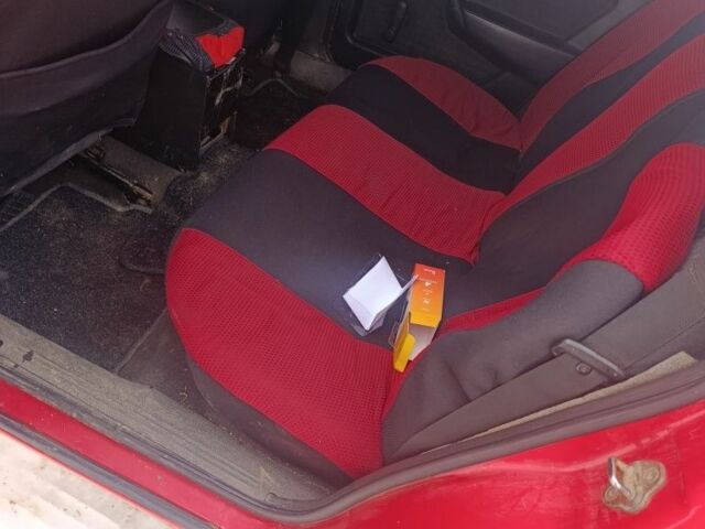 Червоний Опель Вектра, об'ємом двигуна 1.6 л та пробігом 350 тис. км за 1550 $, фото 1 на Automoto.ua