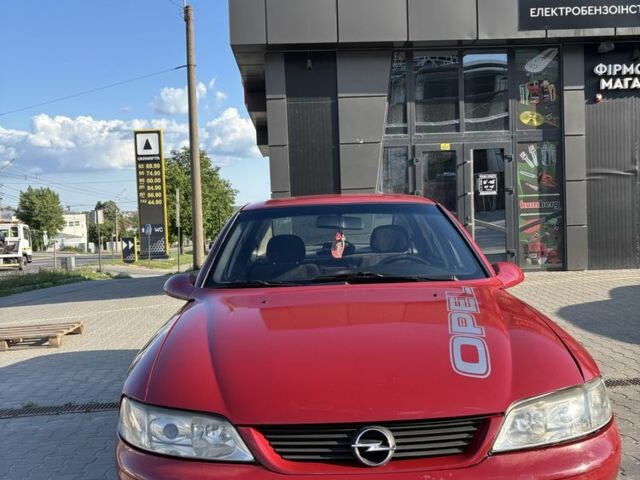Красный Опель Вектра, объемом двигателя 1.6 л и пробегом 275 тыс. км за 1800 $, фото 1 на Automoto.ua