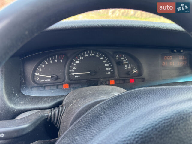 Червоний Опель Вектра, об'ємом двигуна 1.59 л та пробігом 250 тис. км за 1500 $, фото 1 на Automoto.ua