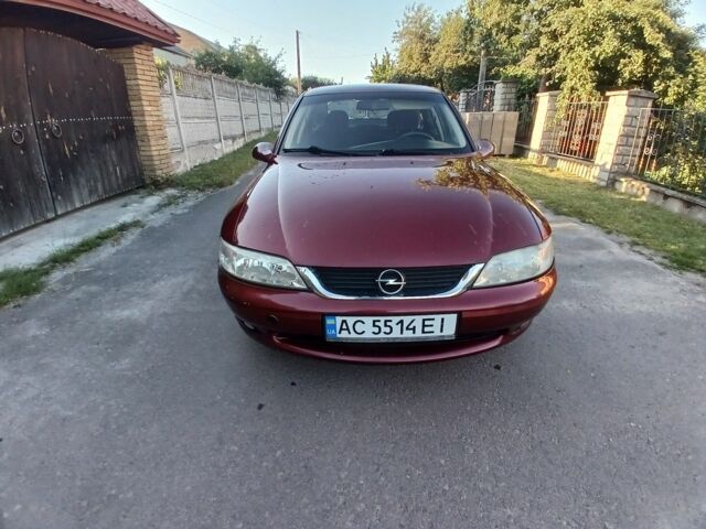 Красный Опель Вектра, объемом двигателя 1.6 л и пробегом 280 тыс. км за 2800 $, фото 1 на Automoto.ua