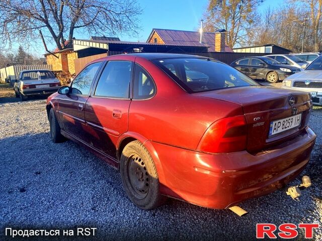 Червоний Опель Вектра, об'ємом двигуна 1.6 л та пробігом 226 тис. км за 1300 $, фото 1 на Automoto.ua