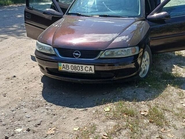 Червоний Опель Вектра, об'ємом двигуна 1.8 л та пробігом 284 тис. км за 3600 $, фото 1 на Automoto.ua