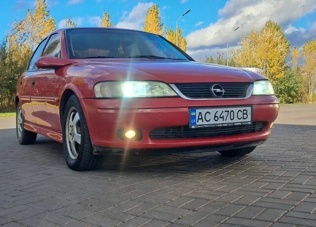 Опель Вектра 2001 в Нововолынск на Automoto.ua Красный Опель Вектра, объемом двигателя 2 л и пробегом 275 тыс. км за 1950 $, фото 1 на Automoto.ua