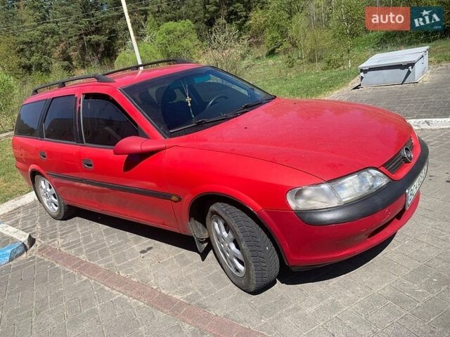 Красный Опель Вектра, объемом двигателя 1.6 л и пробегом 226 тыс. км за 2500 $, фото 1 на Automoto.ua