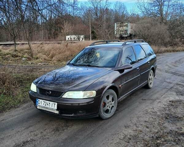 Красный Опель Вектра, объемом двигателя 1.6 л и пробегом 198 тыс. км за 2800 $, фото 1 на Automoto.ua