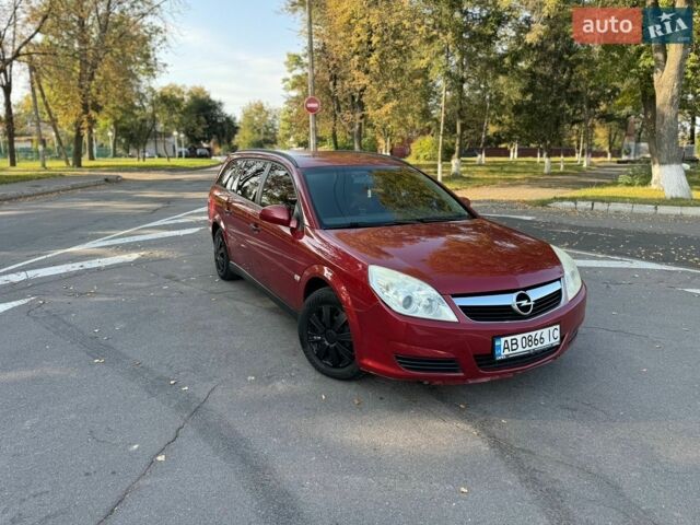 Красный Опель Вектра, объемом двигателя 1.8 л и пробегом 245 тыс. км за 4799 $, фото 1 на Automoto.ua