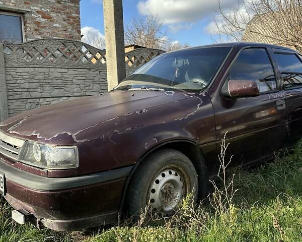 Красный Опель Вектра, объемом двигателя 1.6 л и пробегом 250 тыс. км за 1000 $, фото 1 на Automoto.ua
