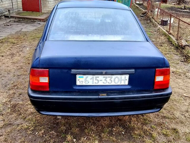 Опель Вектра, объемом двигателя 1.6 л и пробегом 350 тыс. км за 420 $, фото 1 на Automoto.ua