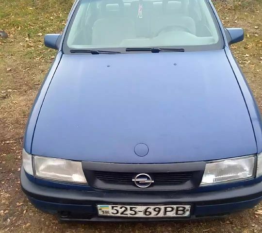 Опель Вектра, объемом двигателя 1.6 л и пробегом 200 тыс. км за 750 $, фото 1 на Automoto.ua