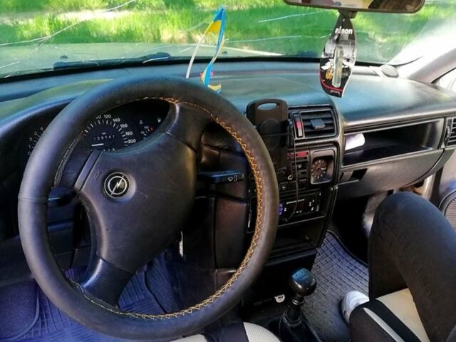 Опель Вектра, об'ємом двигуна 1.6 л та пробігом 300 тис. км за 1600 $, фото 1 на Automoto.ua