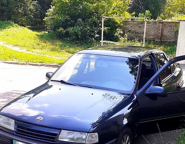 Опель Вектра, объемом двигателя 16 л и пробегом 400 тыс. км за 900 $, фото 1 на Automoto.ua