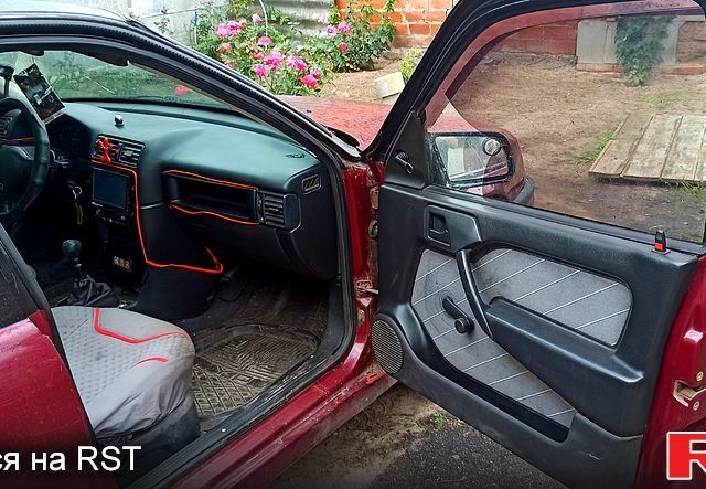 Опель Вектра, объемом двигателя 1.6 л и пробегом 0 тыс. км за 1000 $, фото 1 на Automoto.ua