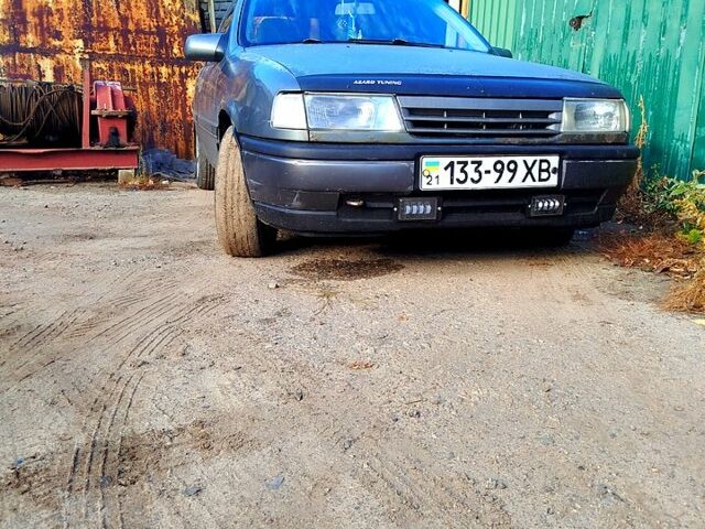 Опель Вектра, объемом двигателя 16 л и пробегом 294 тыс. км за 1900 $, фото 1 на Automoto.ua