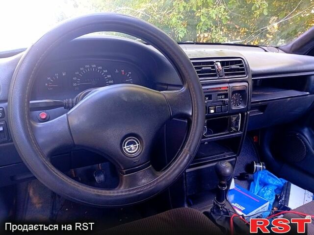 Опель Вектра, об'ємом двигуна 1.7 л та пробігом 266 тис. км за 1300 $, фото 1 на Automoto.ua