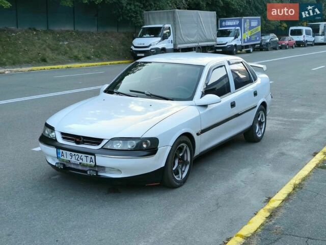 Опель Вектра, объемом двигателя 1.8 л и пробегом 240 тыс. км за 2000 $, фото 1 на Automoto.ua