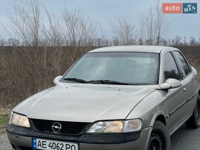 Опель Вектра, об'ємом двигуна 2 л та пробігом 211 тис. км за 1550 $, фото 1 на Automoto.ua