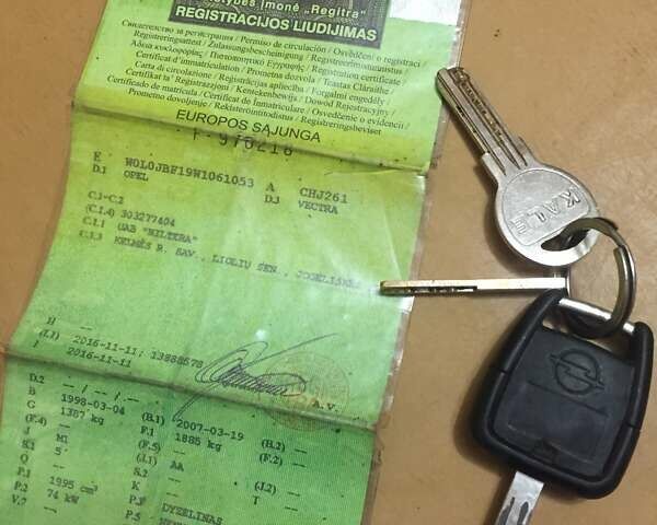 Опель Вектра, об'ємом двигуна 2.02 л та пробігом 300 тис. км за 950 $, фото 1 на Automoto.ua