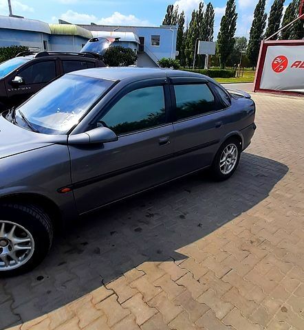 Опель Вектра, объемом двигателя 20 л и пробегом 380 тыс. км за 1500 $, фото 1 на Automoto.ua