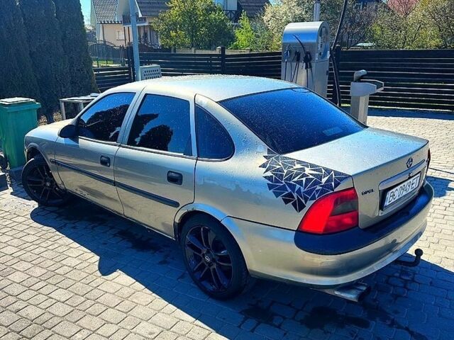 Опель Вектра, об'ємом двигуна 1.6 л та пробігом 320 тис. км за 2100 $, фото 1 на Automoto.ua