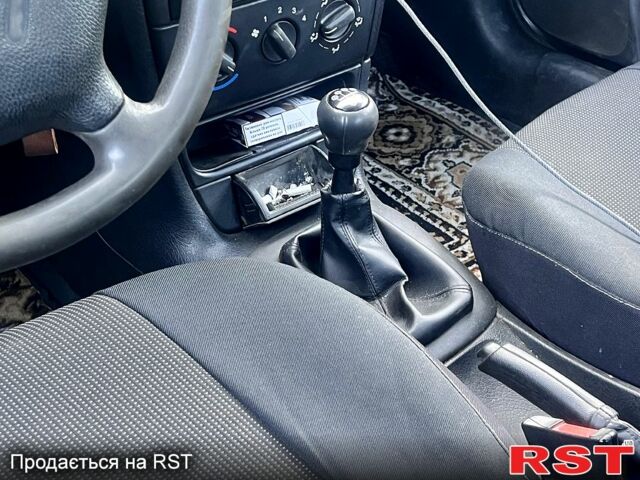 Опель Вектра, объемом двигателя 1.6 л и пробегом 300 тыс. км за 1300 $, фото 1 на Automoto.ua